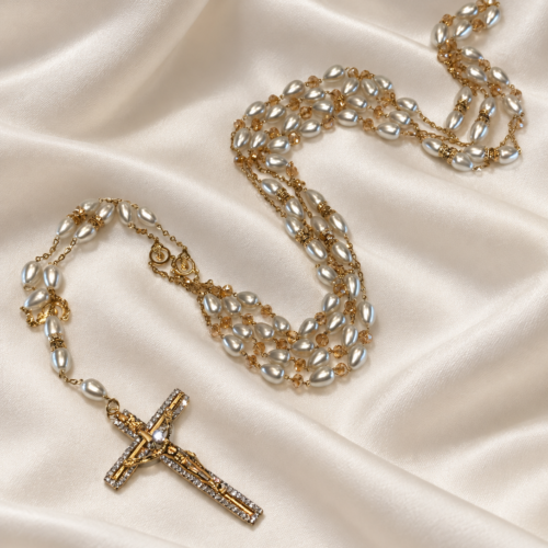 Lazo dorado con perlas en gota